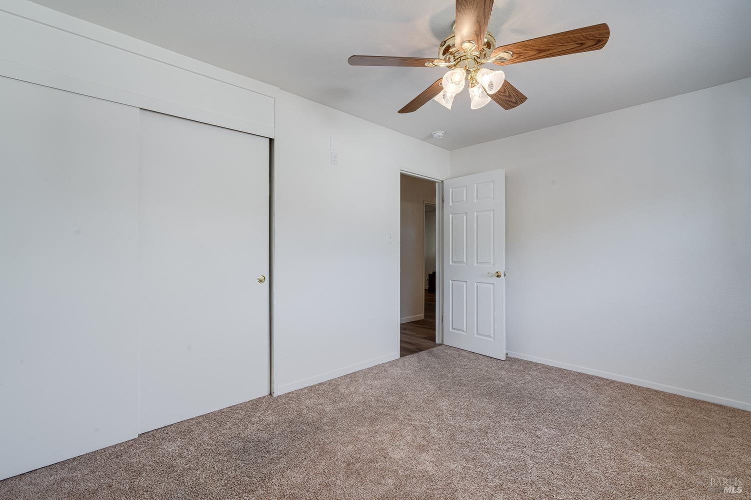 1476 Thomas Dr