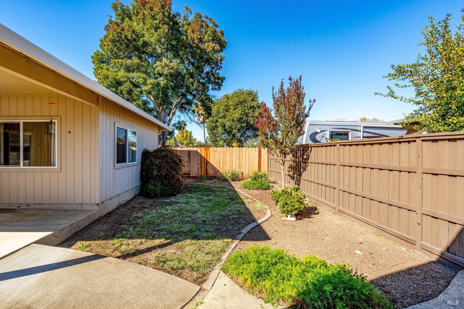 1476 Thomas Dr