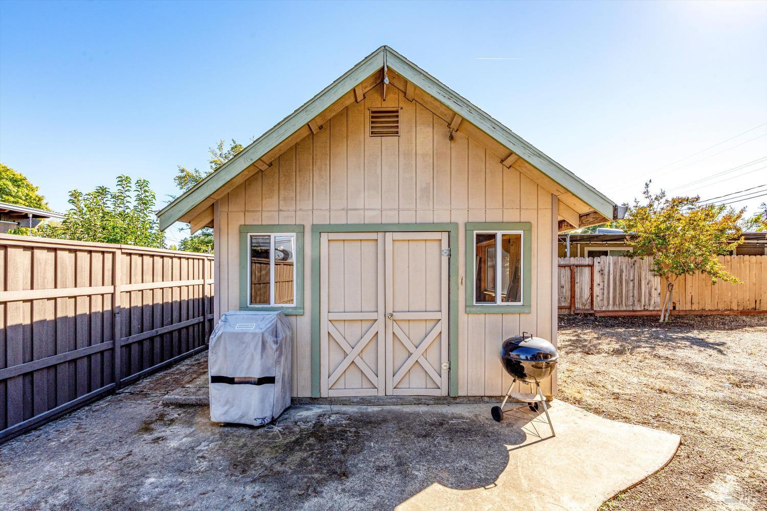 1476 Thomas Dr