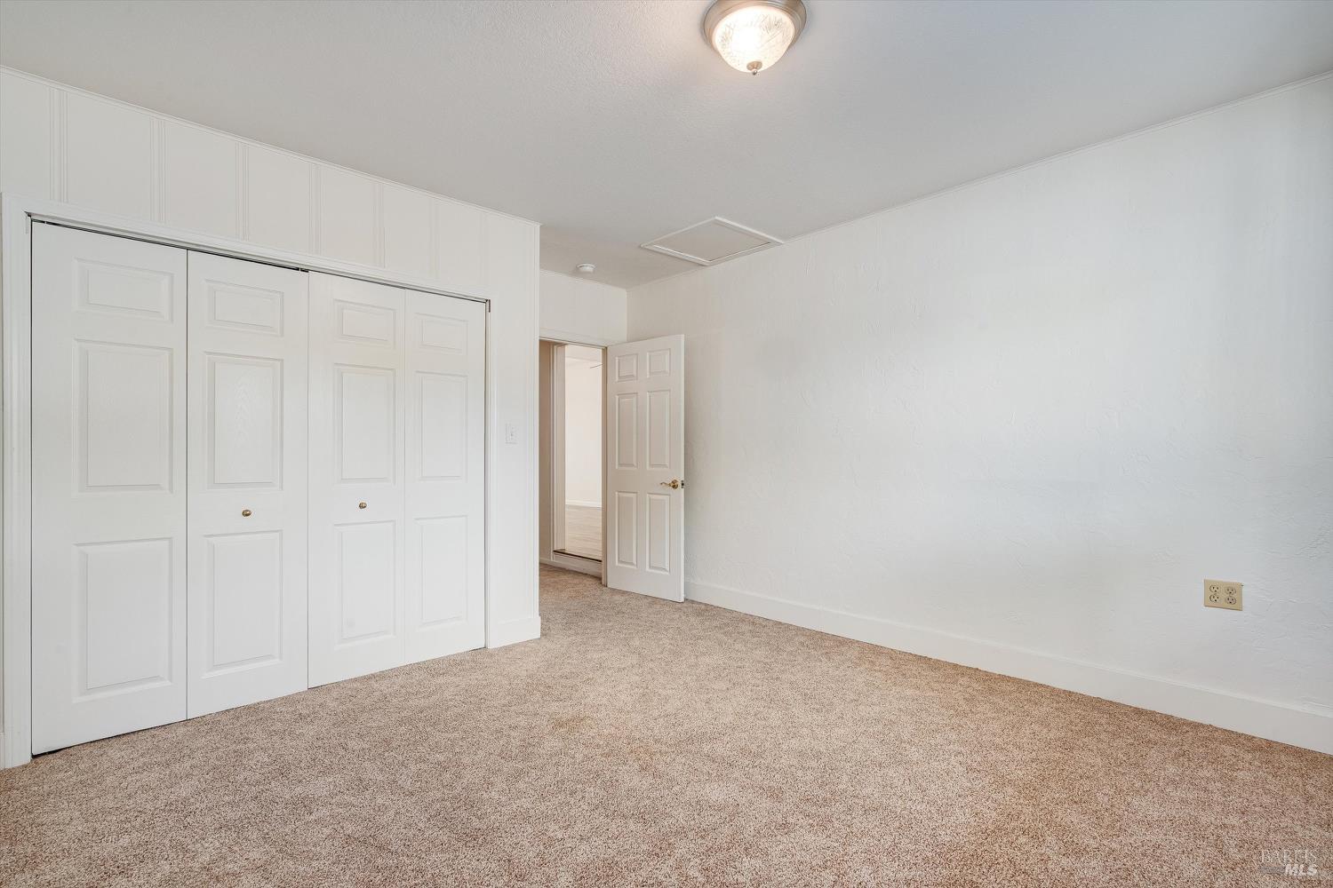 1476 Thomas Dr