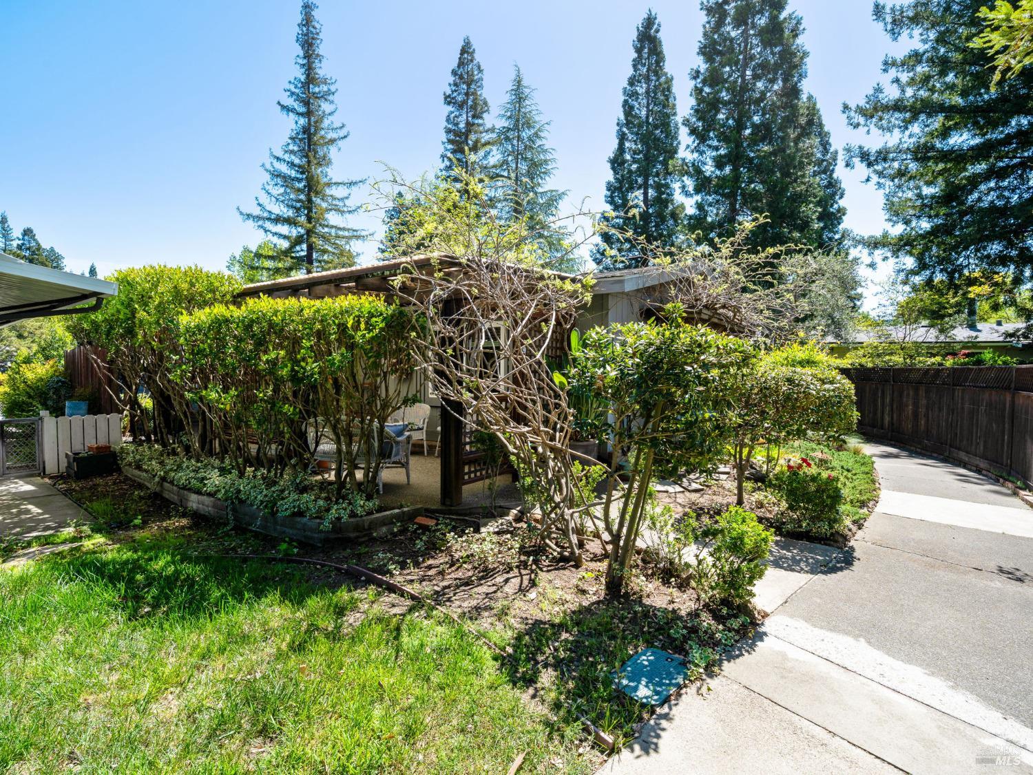 2 La Canada Ct