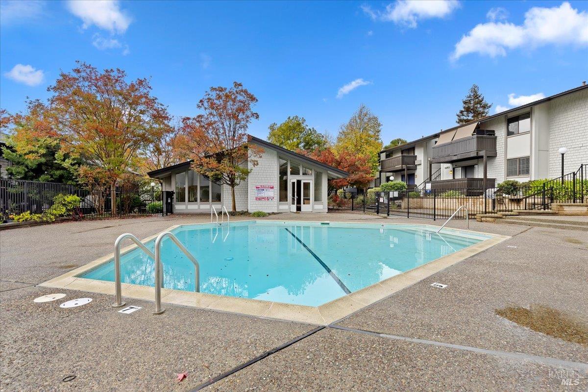 1417 Marchbanks Dr #4