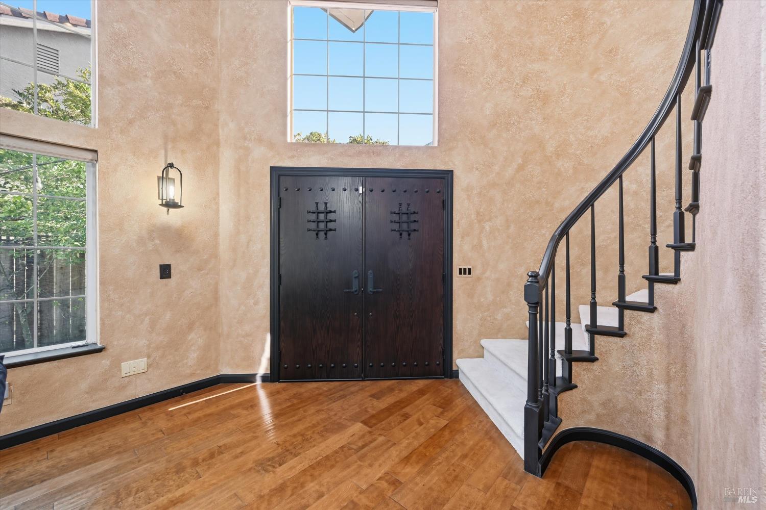28 S Newport Drive