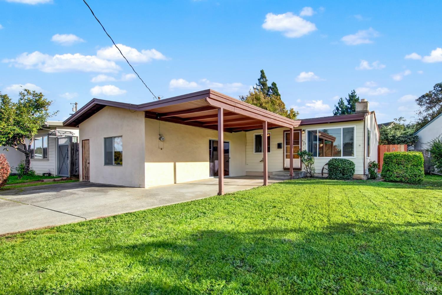 640 S Minahen Street