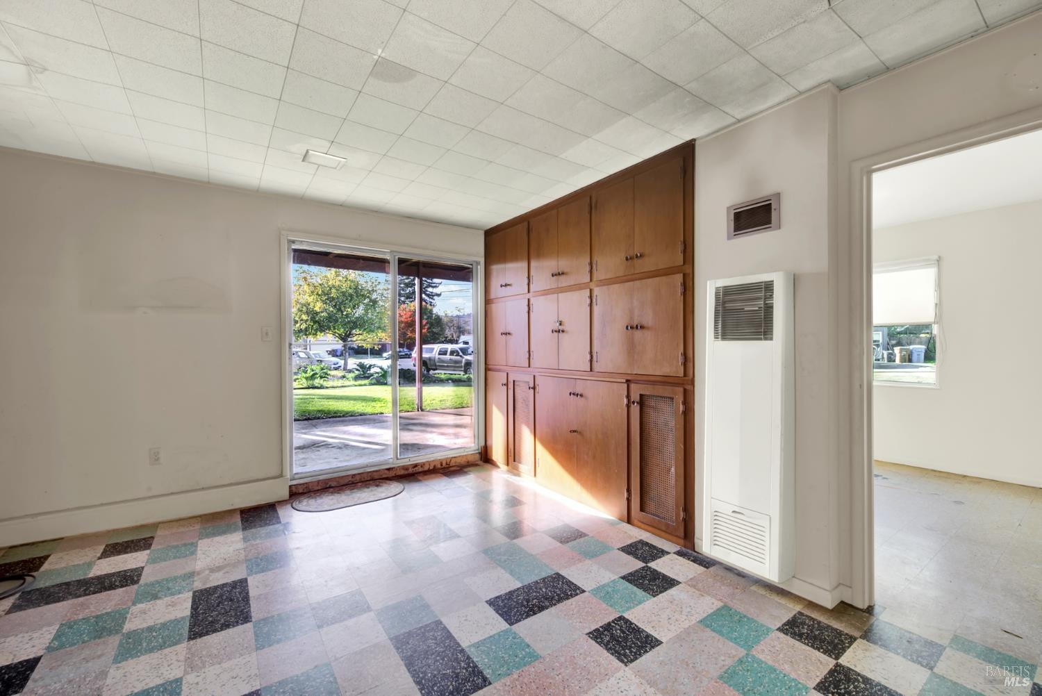 640 S Minahen Street