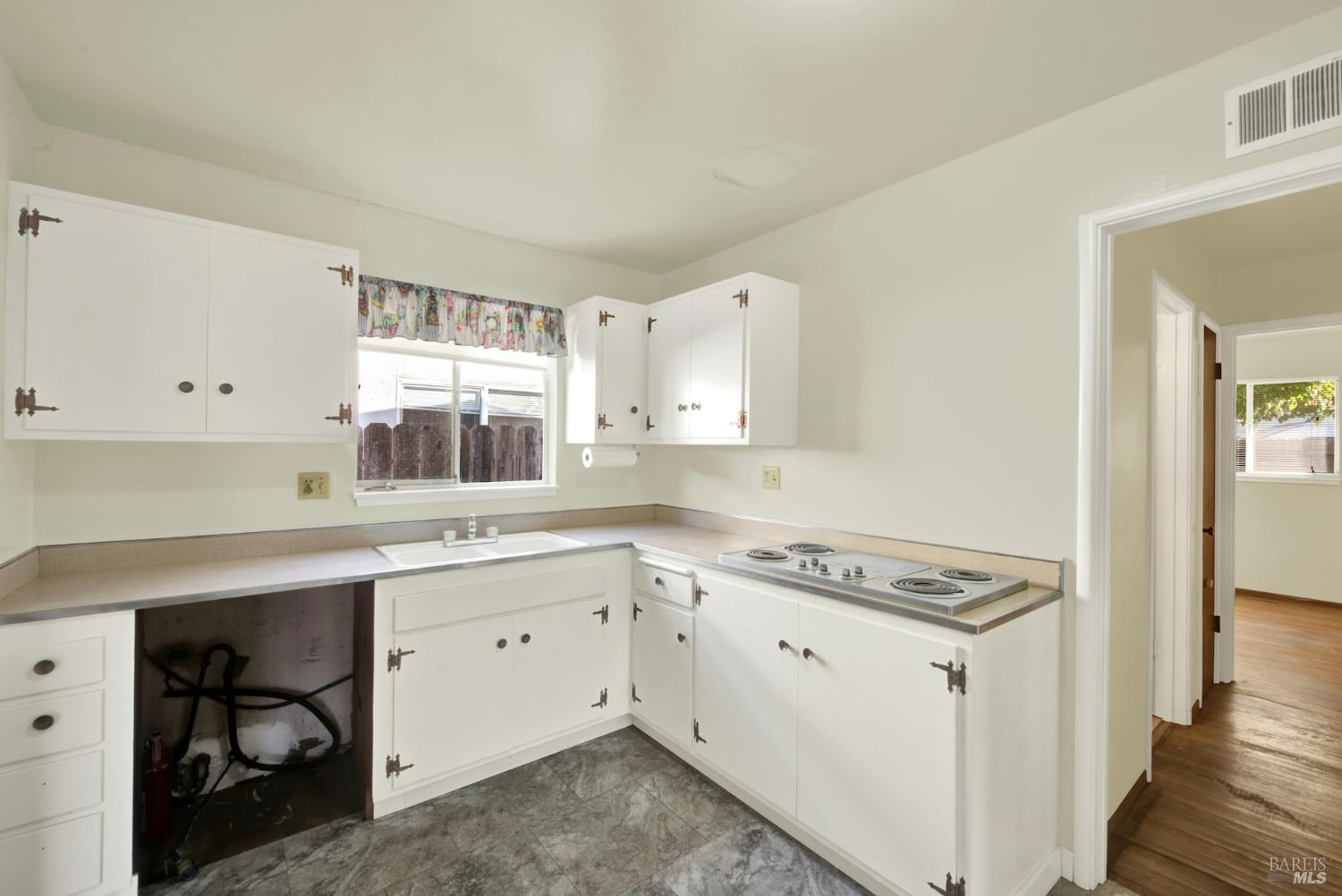 640 S Minahen Street