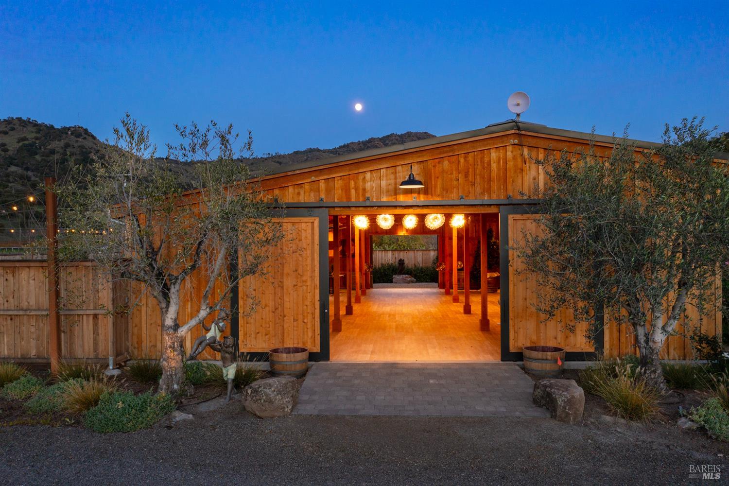 6161 Silverado Trail