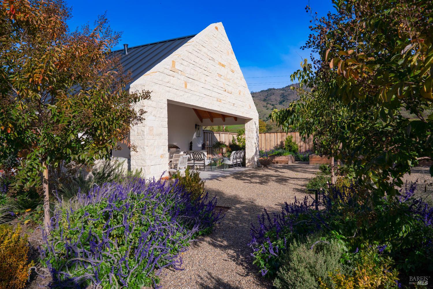 6161 Silverado Trail
