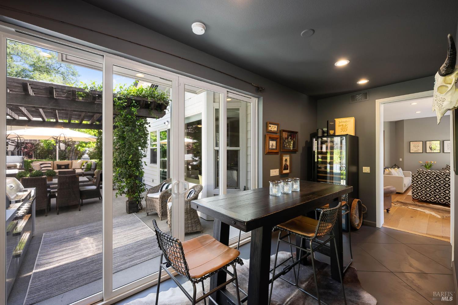 806 Chiles Avenue