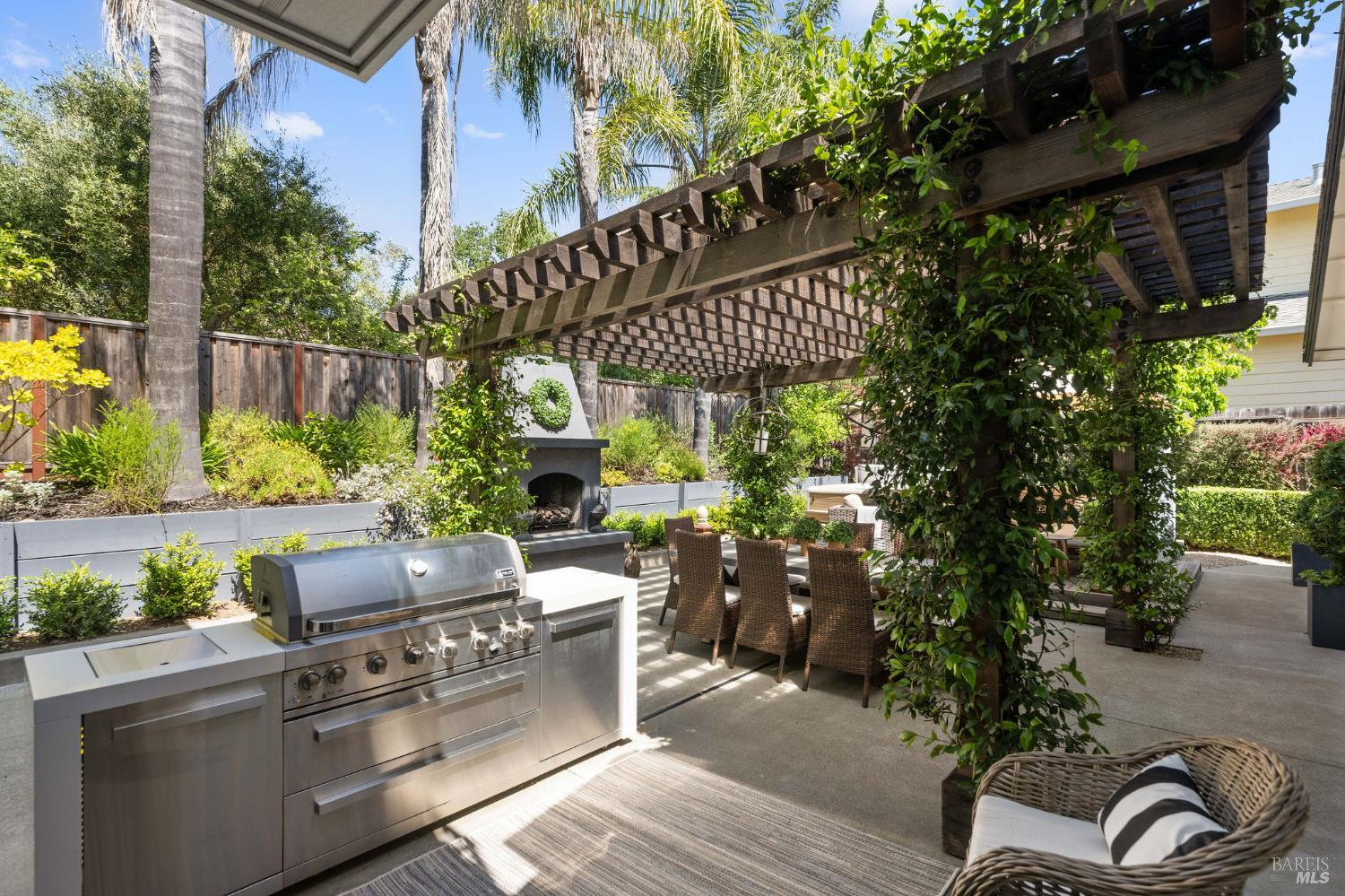 806 Chiles Avenue