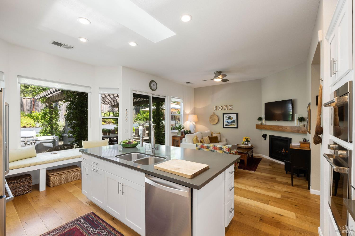 806 Chiles Avenue