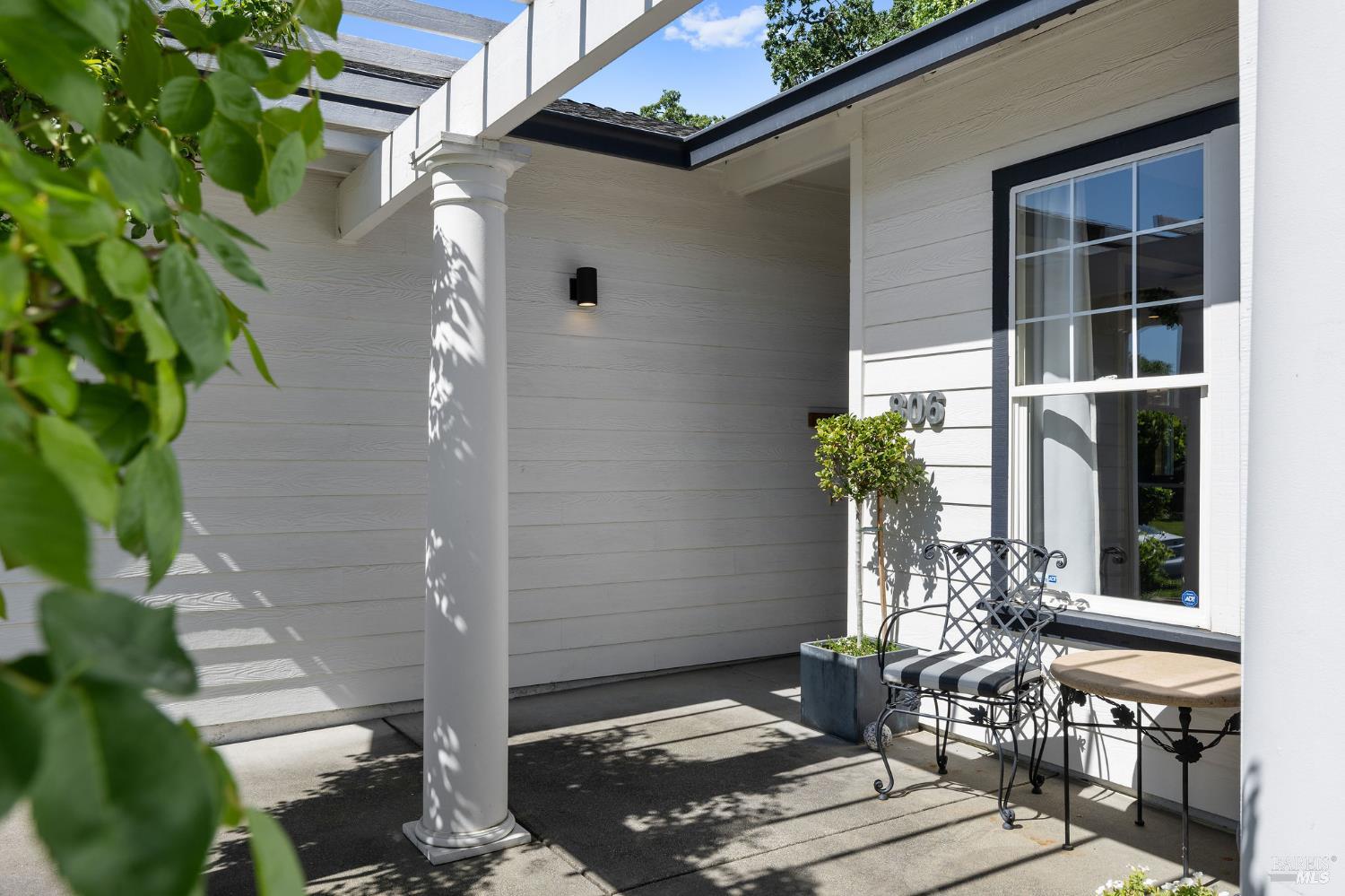 806 Chiles Avenue