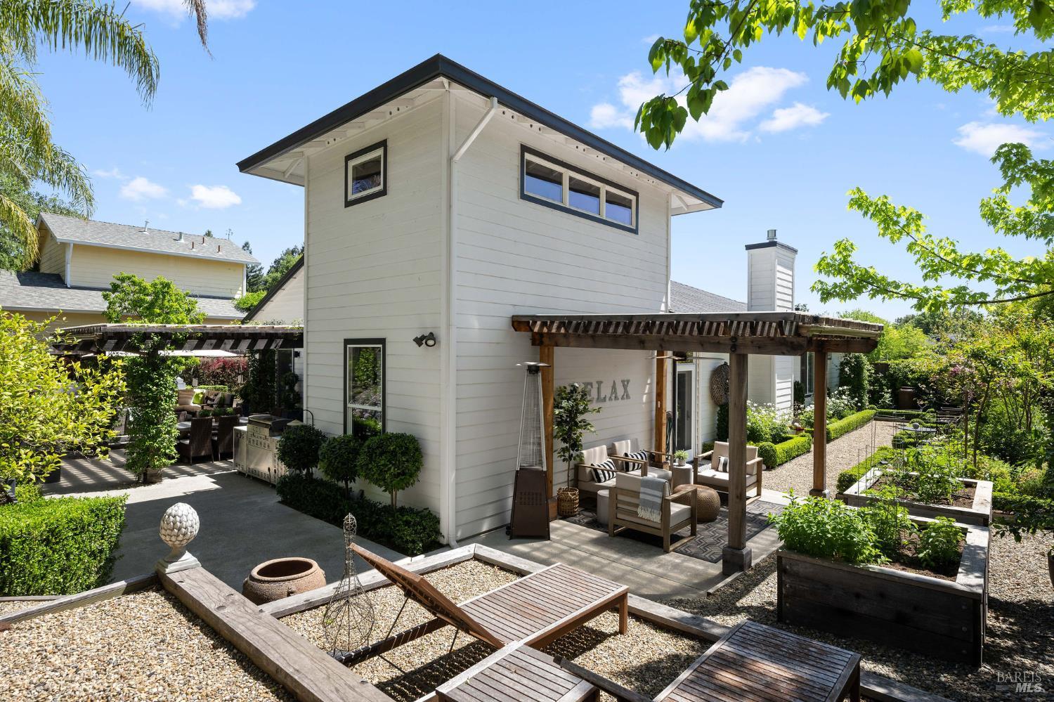 806 Chiles Avenue