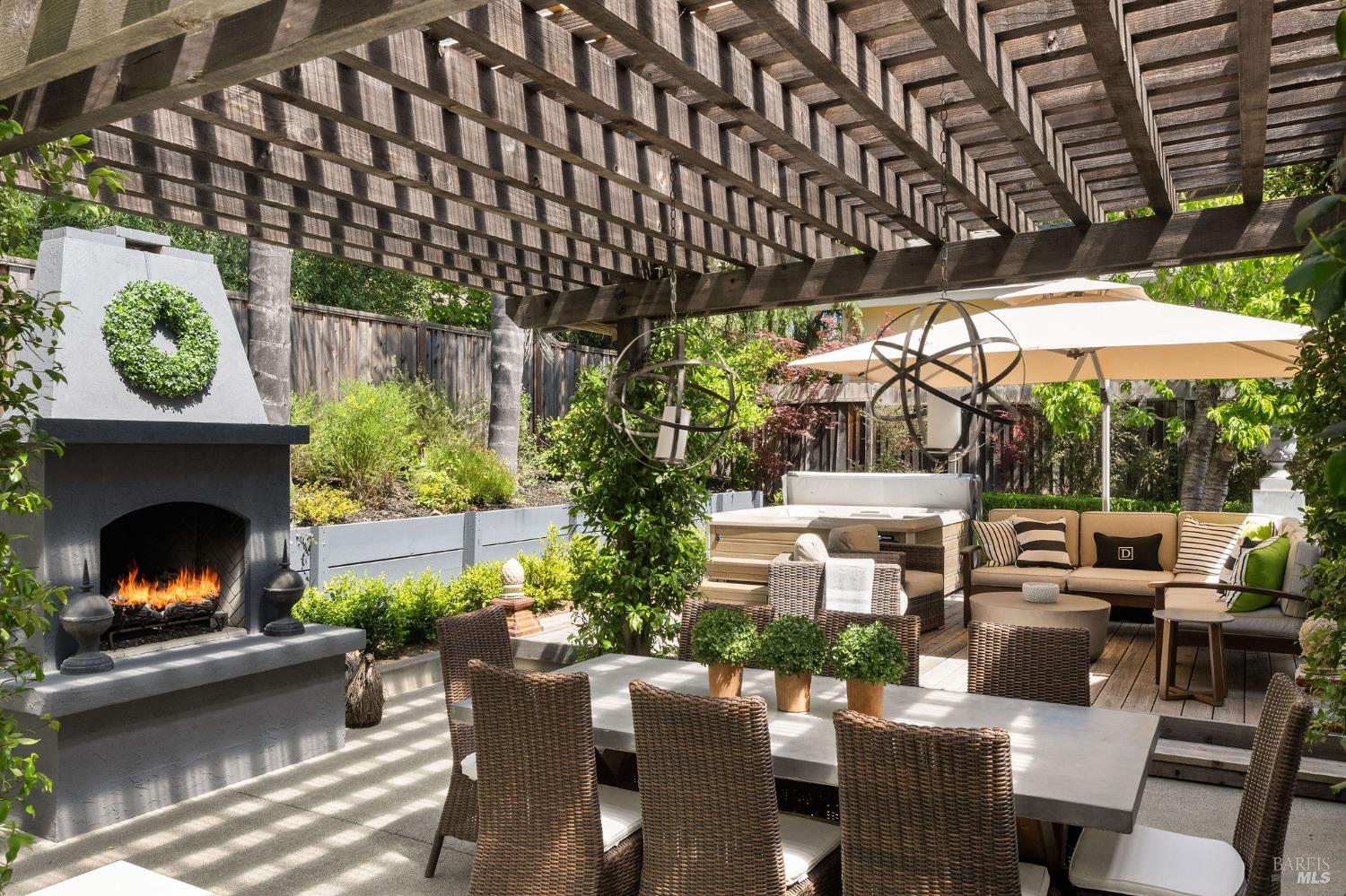 806 Chiles Avenue