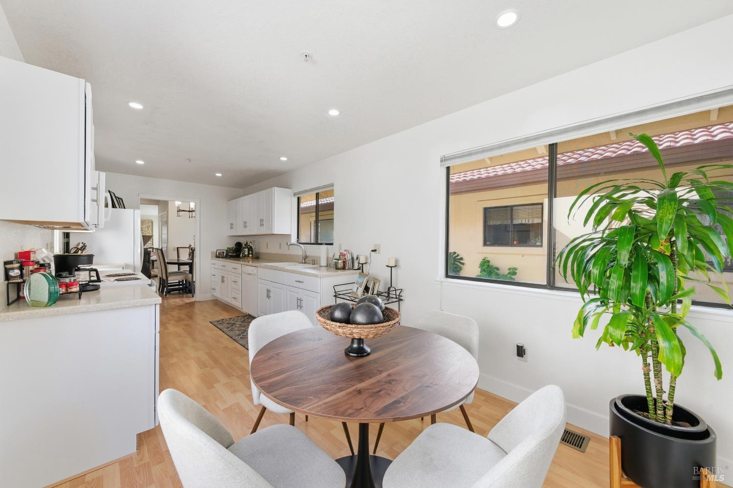 77 Fountain Grove Circle