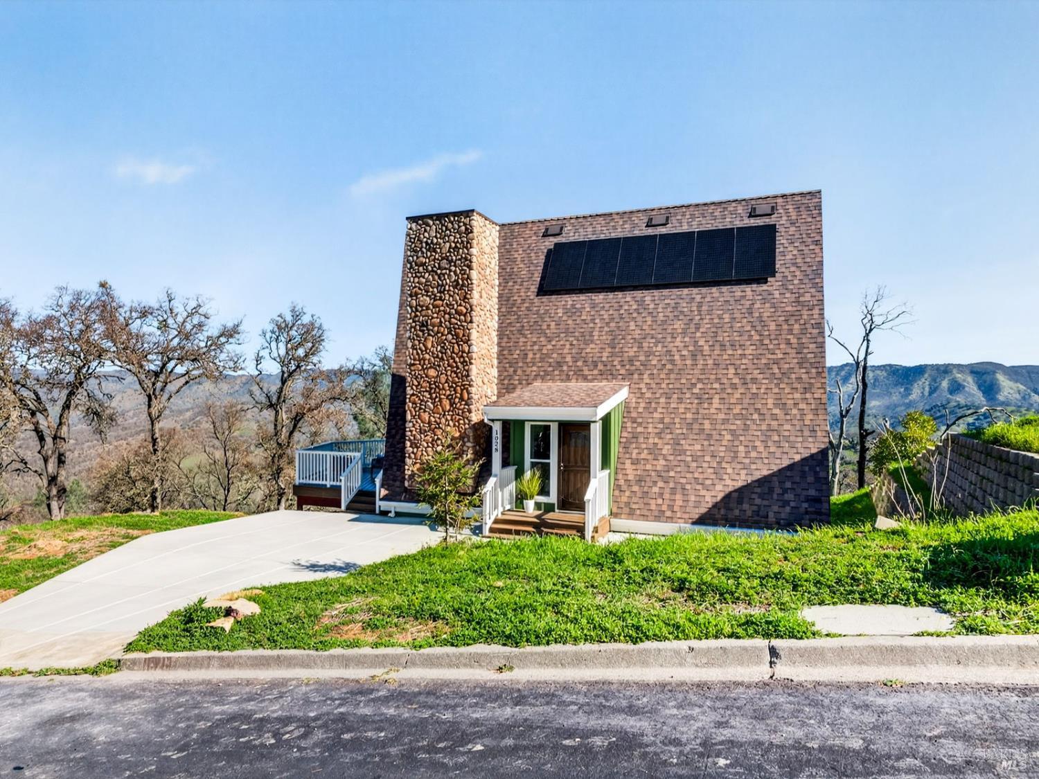 1028 Eastridge Drive