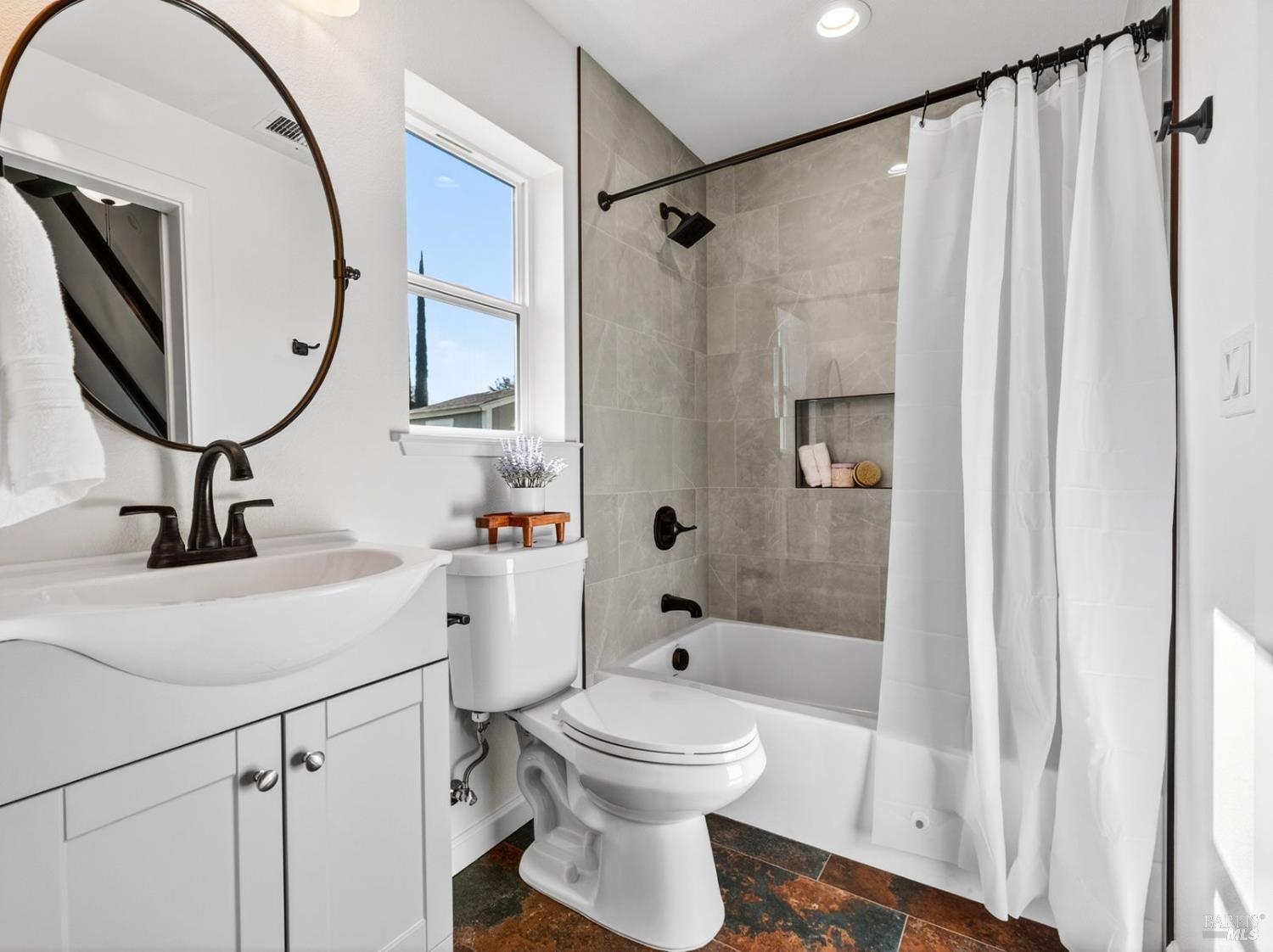 1028 Eastridge Drive