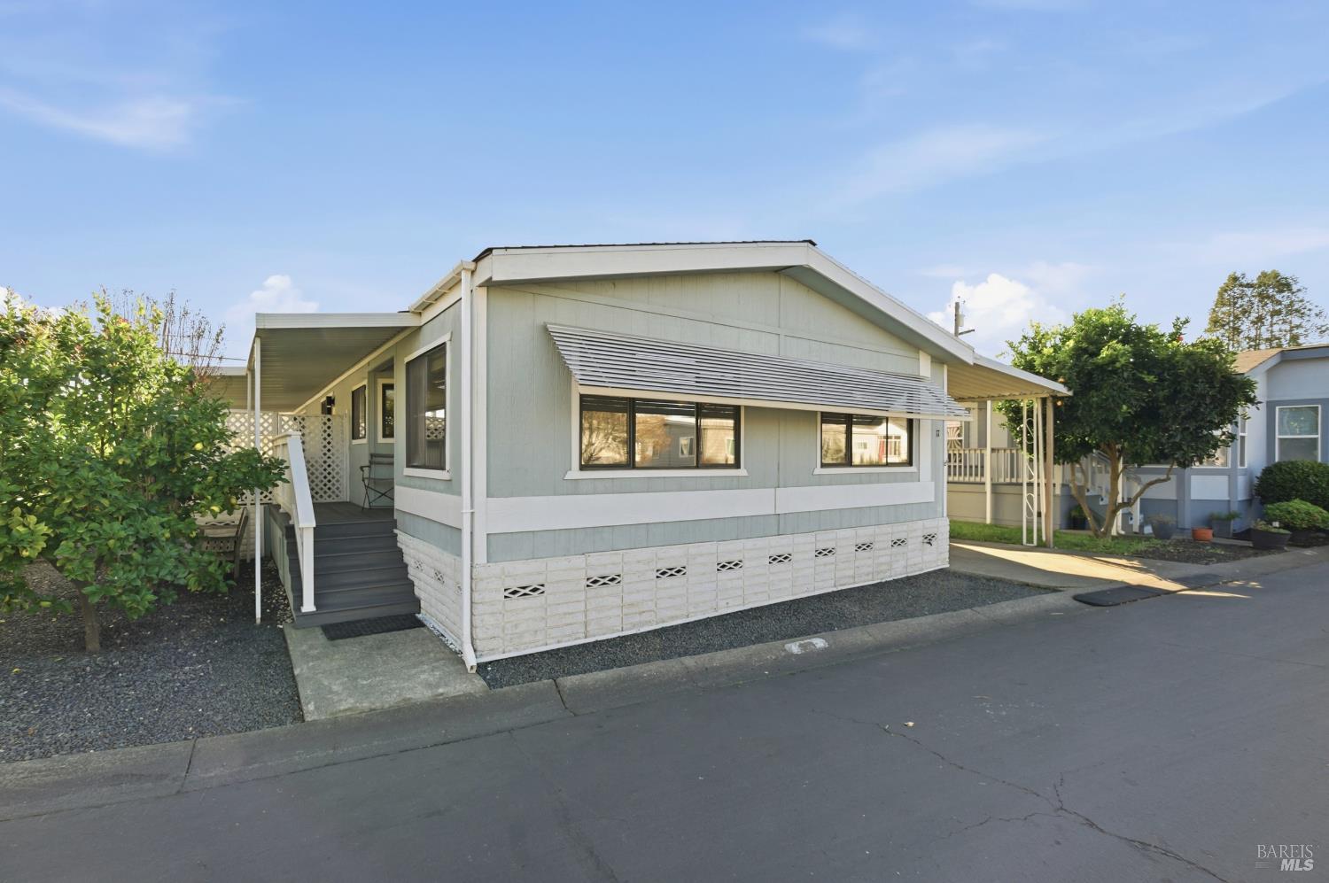 6468 Washington Street Unit: #17