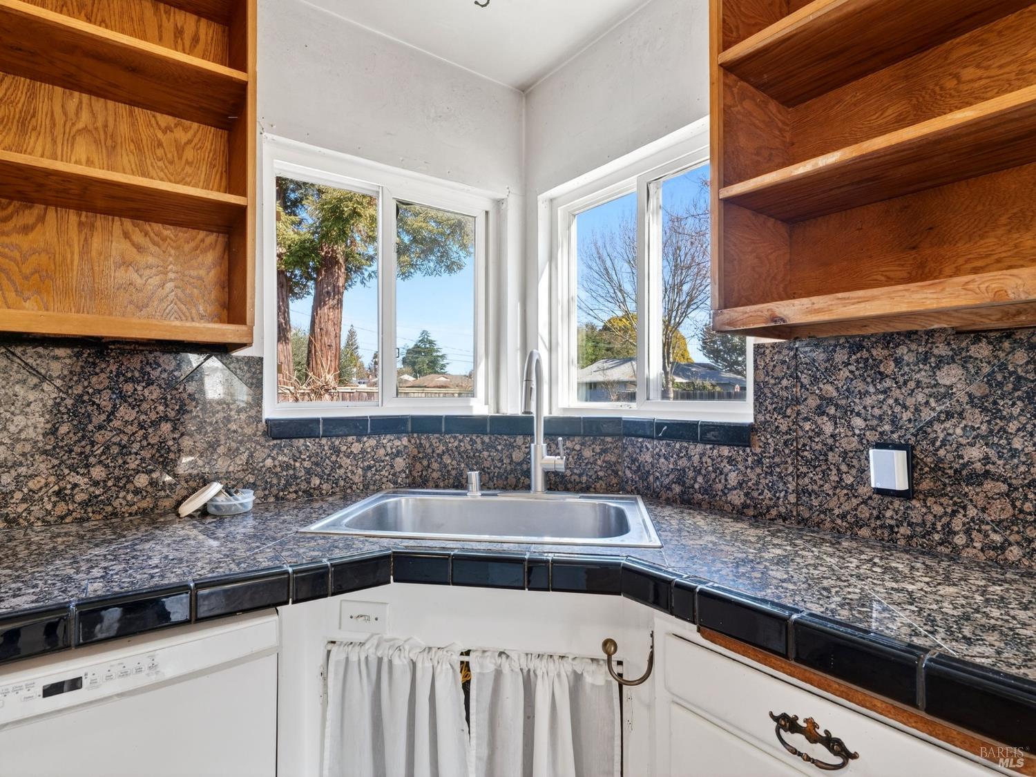 321 Roosevelt Street