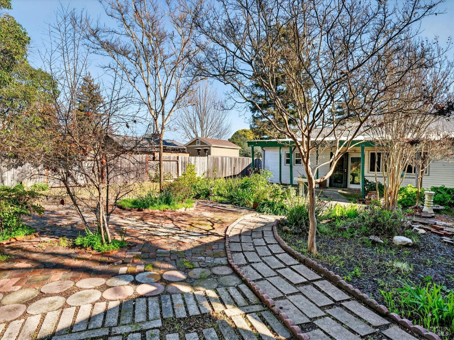 321 Roosevelt Street