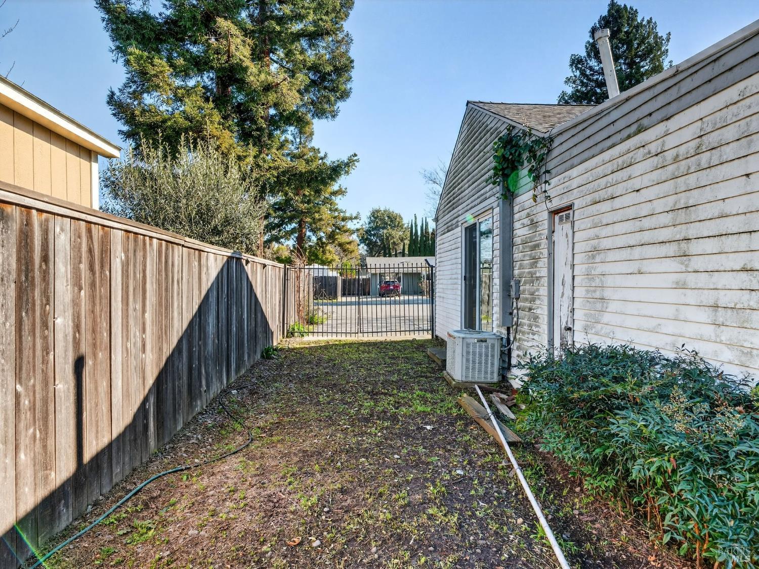 321 Roosevelt Street