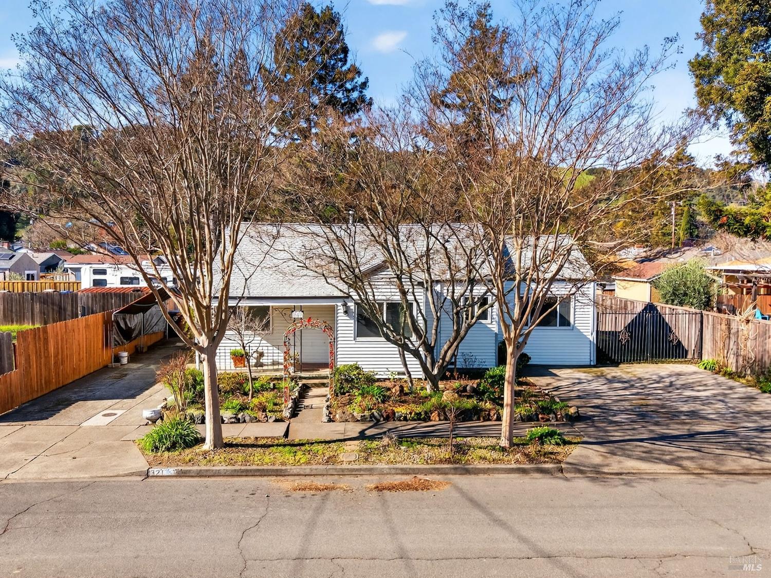 321 Roosevelt Street