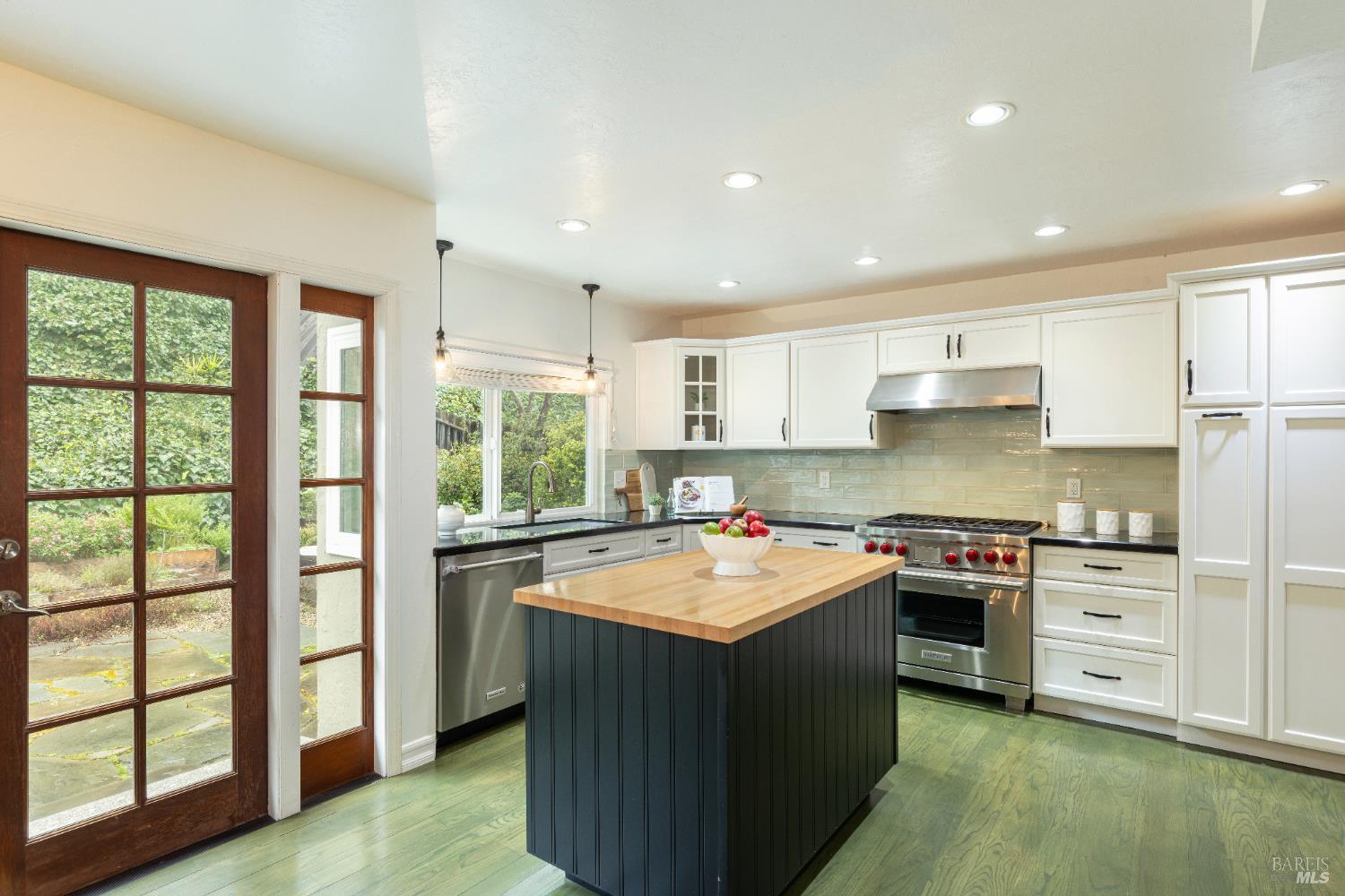 3337 Kensington Circle