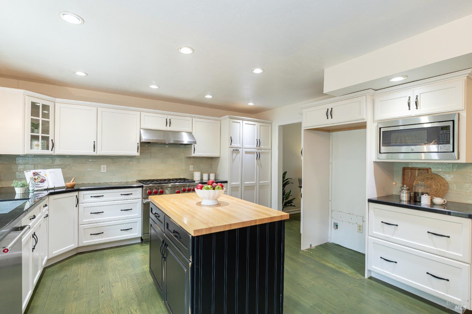 3337 Kensington Circle