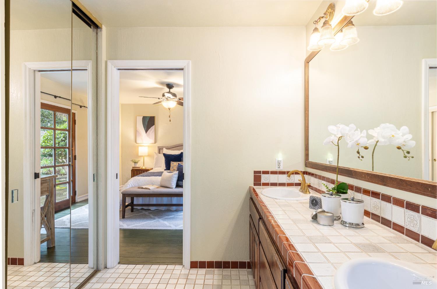 3337 Kensington Circle