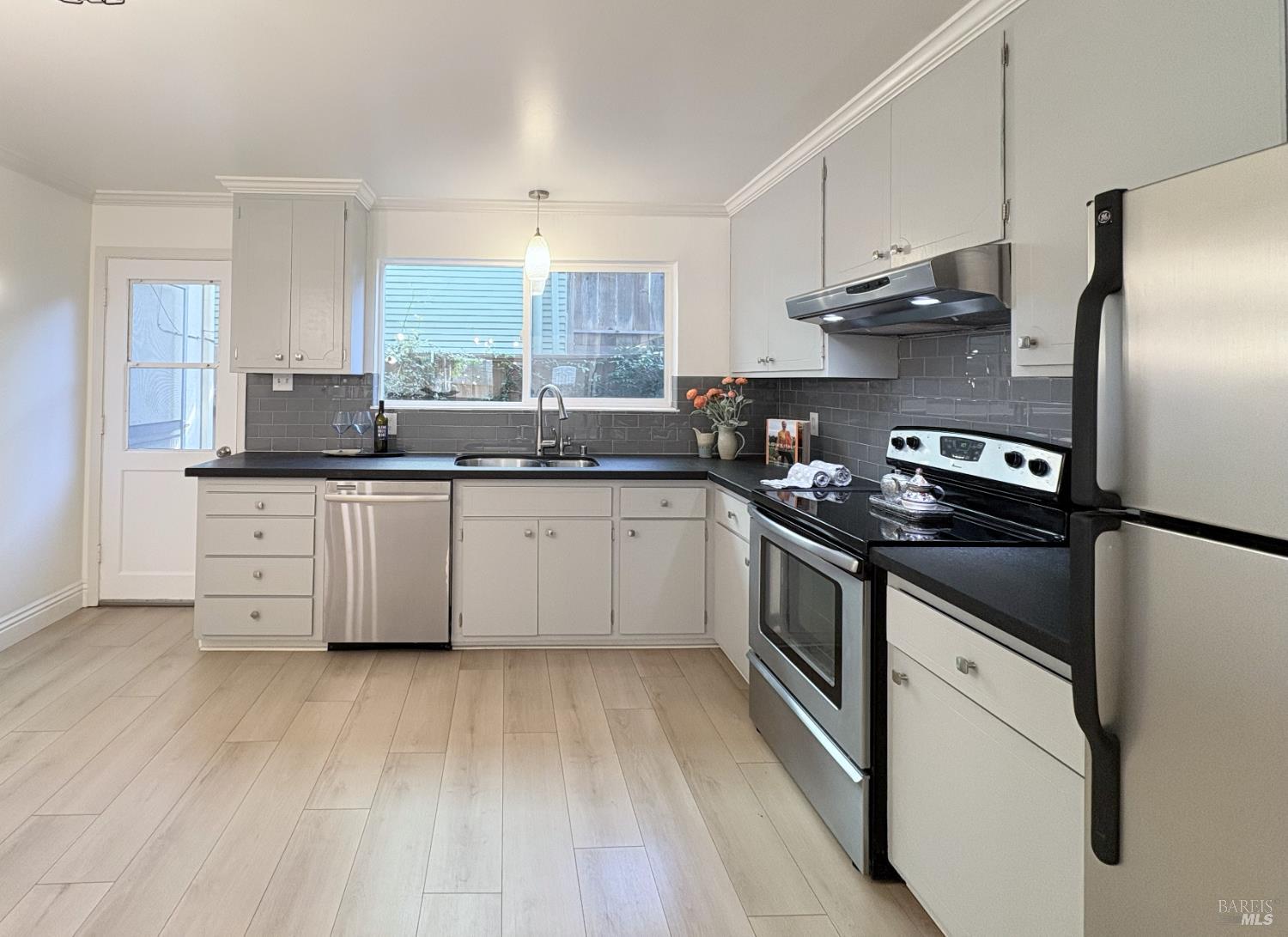 5242 Miles Avenue Unit: Apt C