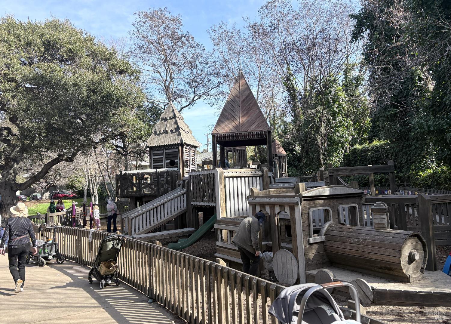 5242 Miles Avenue Unit: Apt C