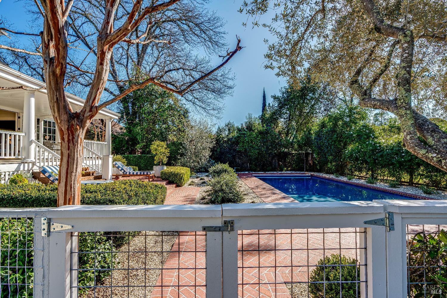 1651 Spring Mountain Road