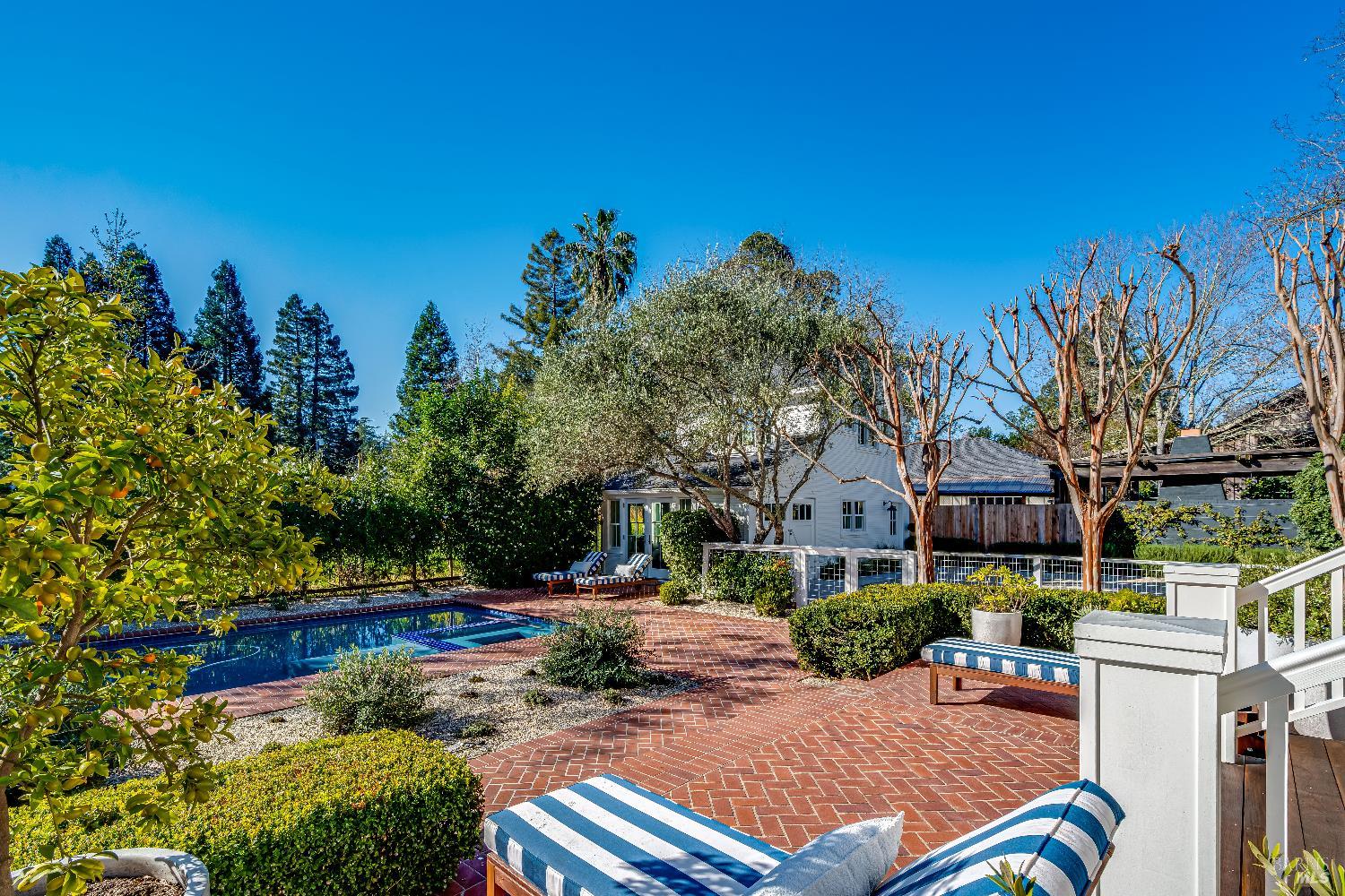 1651 Spring Mountain Road