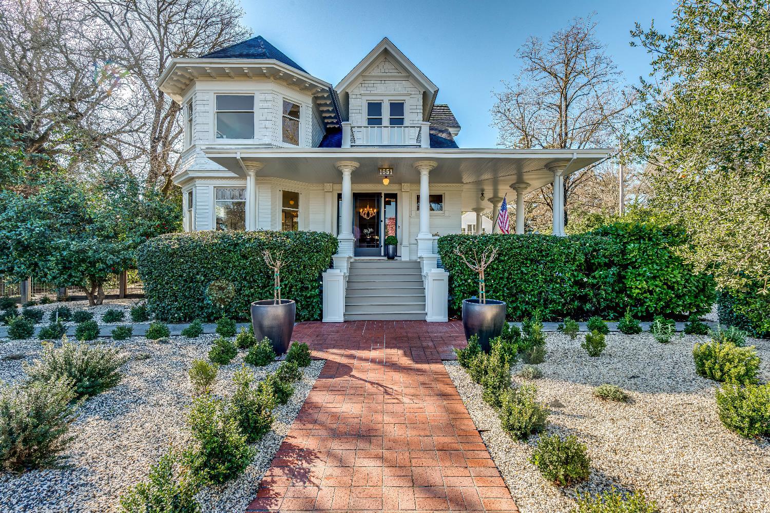 1651 Spring Mountain Road