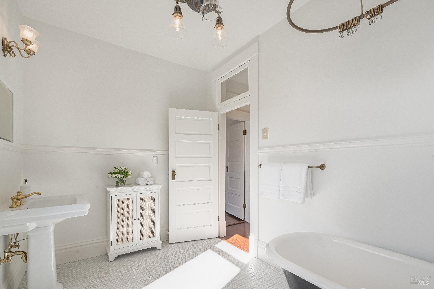 1651 Spring Mountain Road