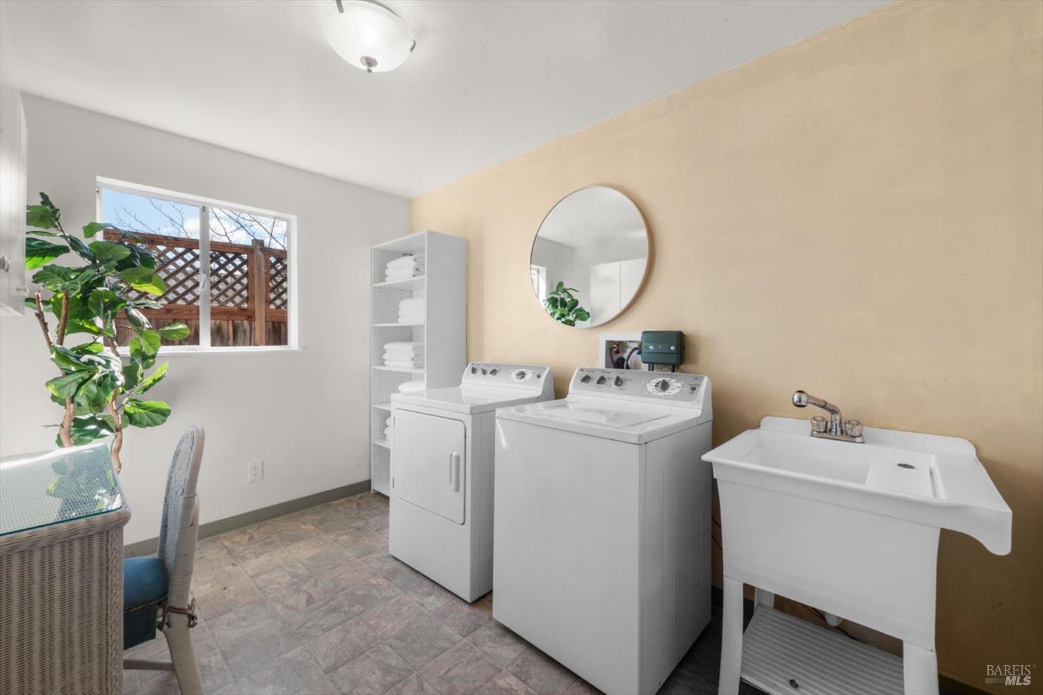 1841 Spring Mountain Road