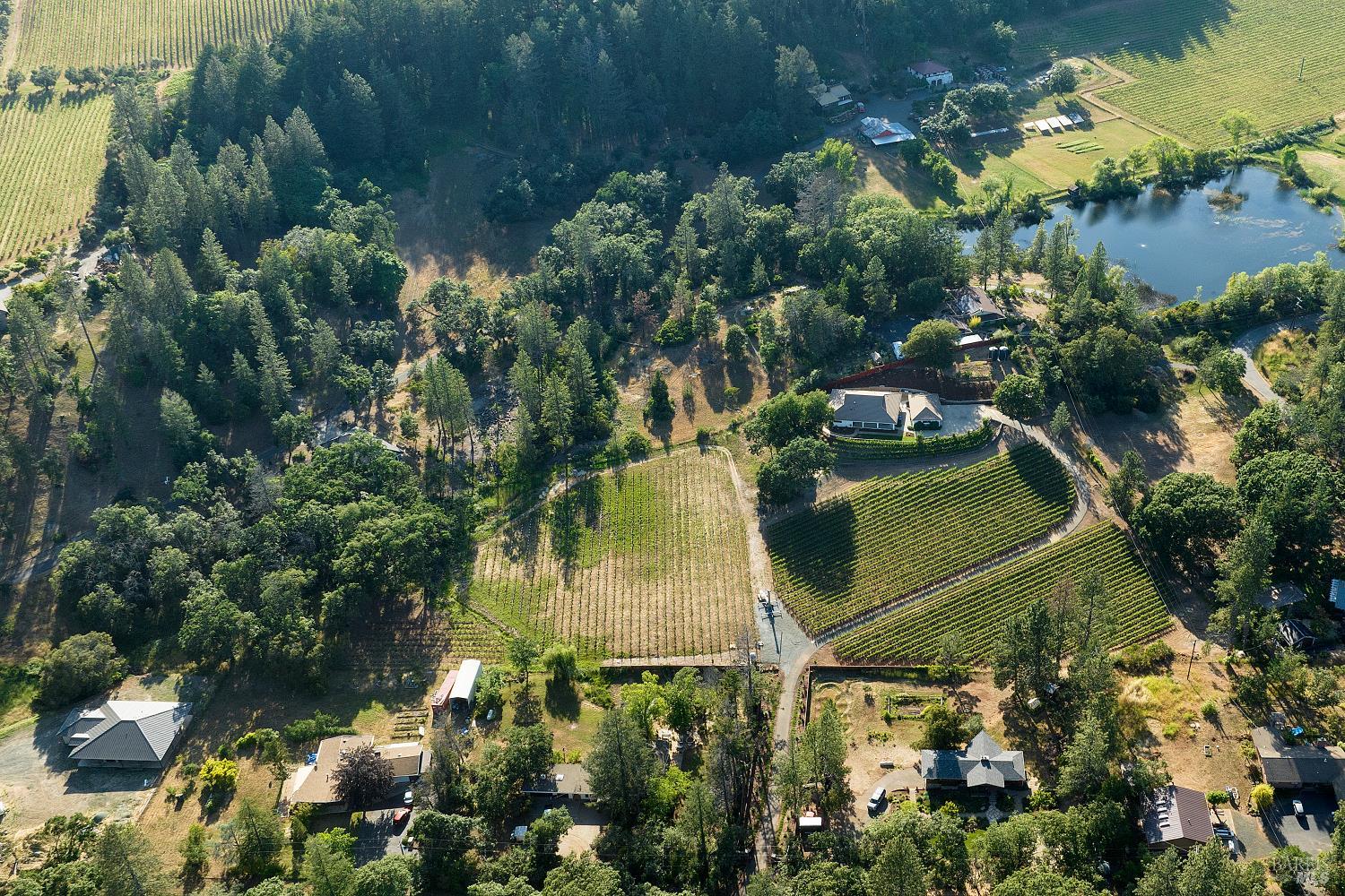 875 White Cottage Road N