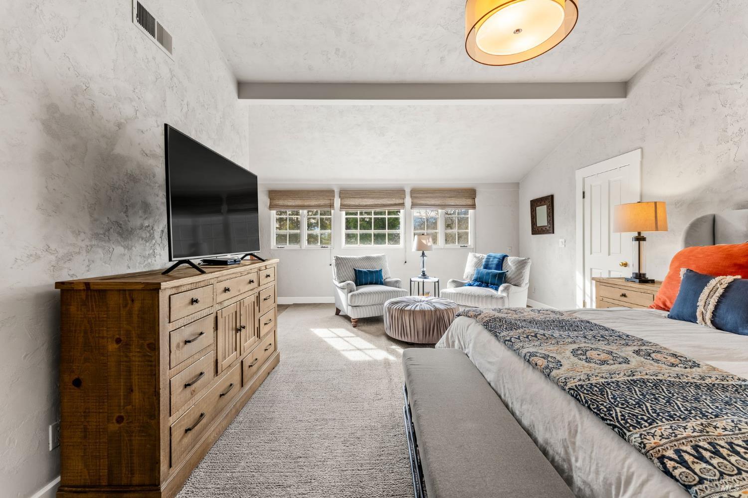 2850 Silverado Trail N