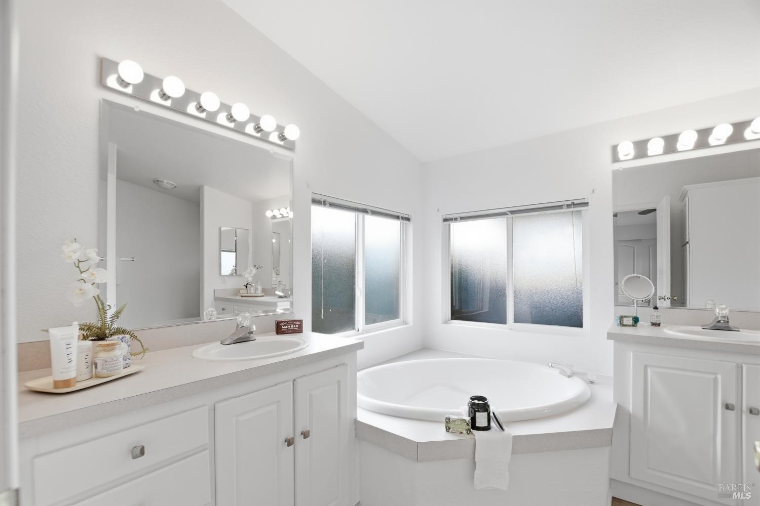 6468 Washington Street Unit: #16