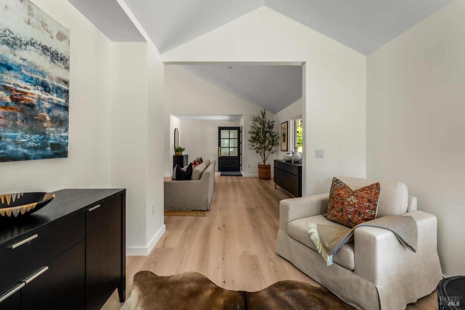 340 White Cottage Road S