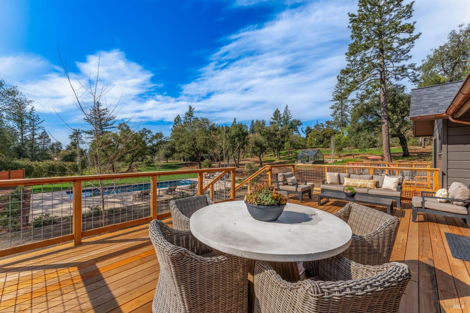 340 White Cottage Road S