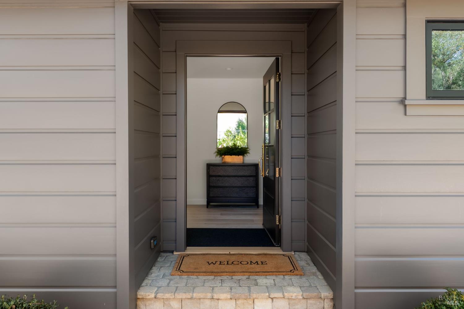 340 White Cottage Road S