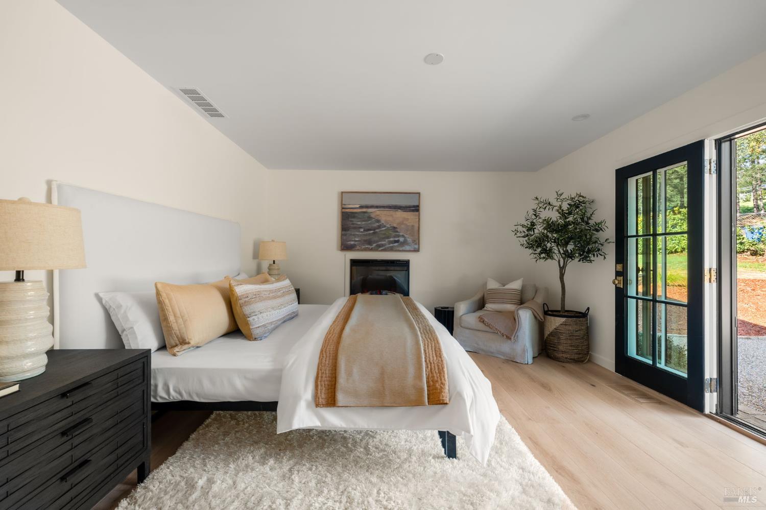 340 White Cottage Road S