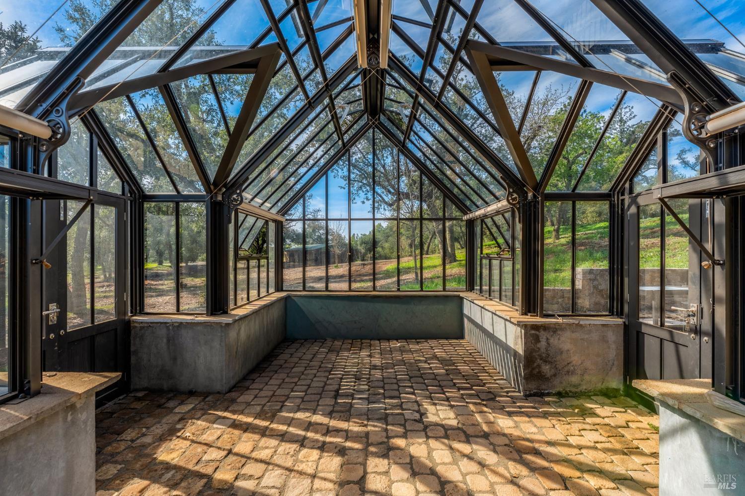 340 White Cottage Road S