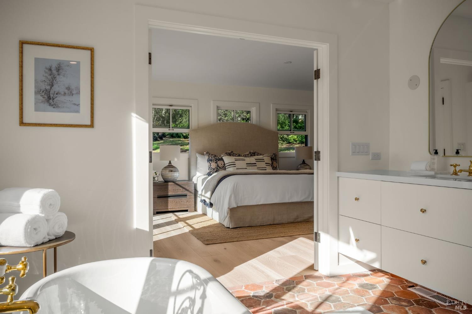 340 White Cottage Road S