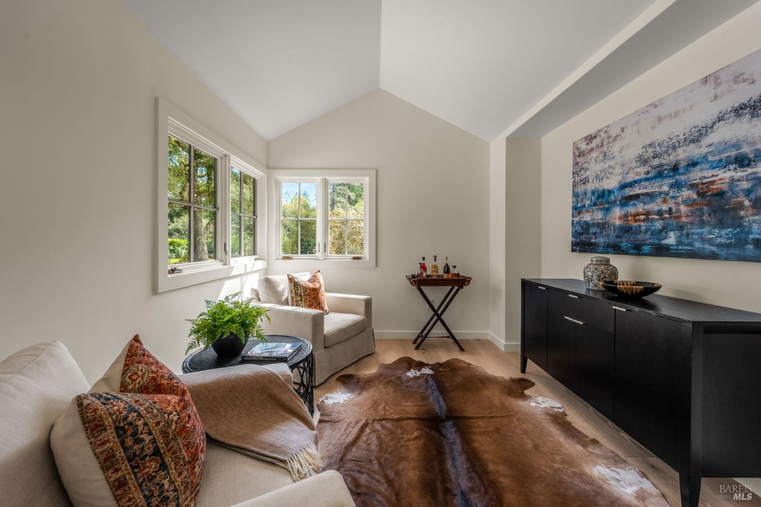 340 White Cottage Road S