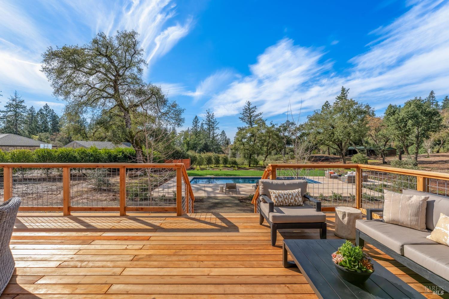 340 White Cottage Road S