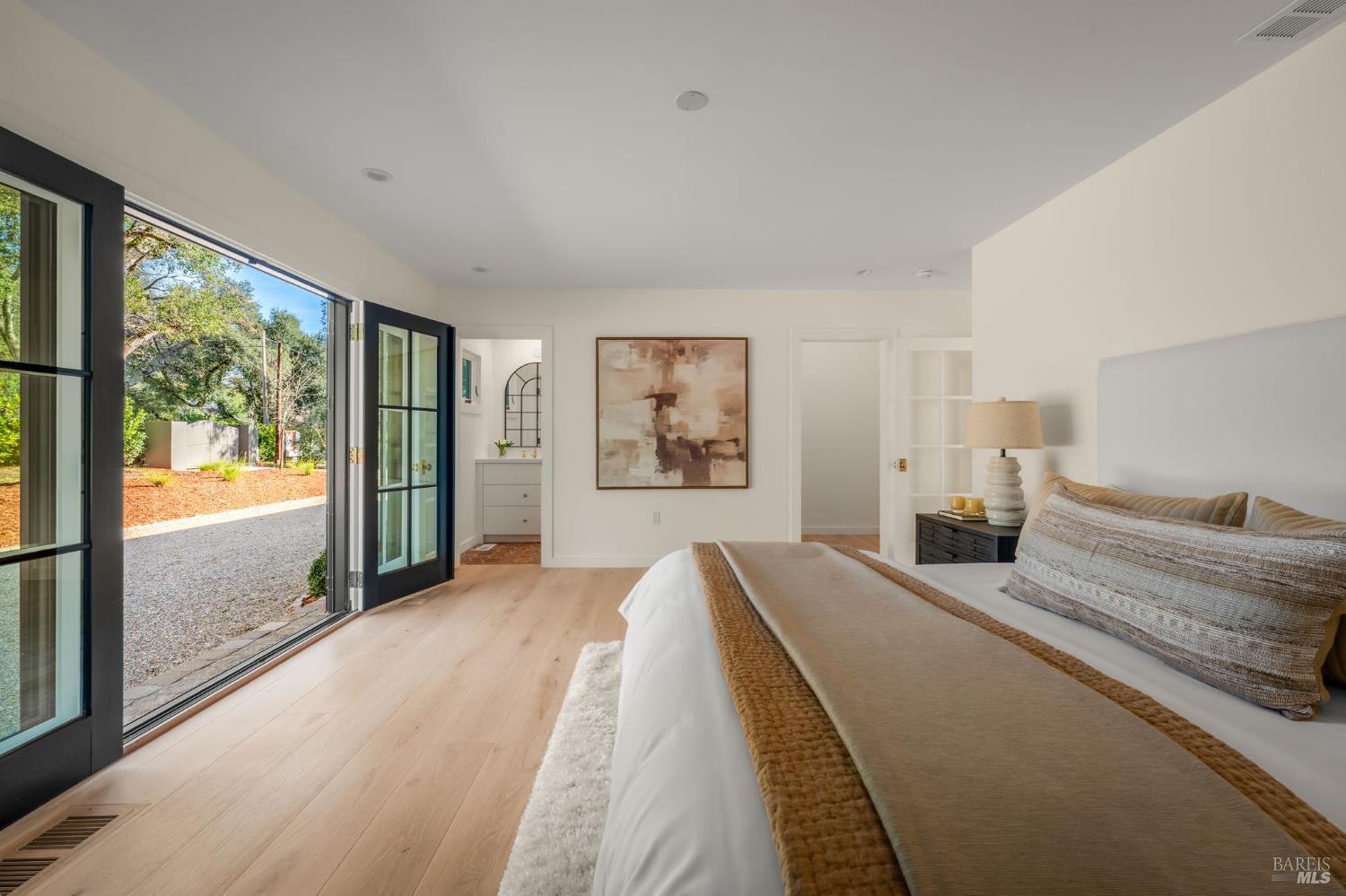 340 White Cottage Road S