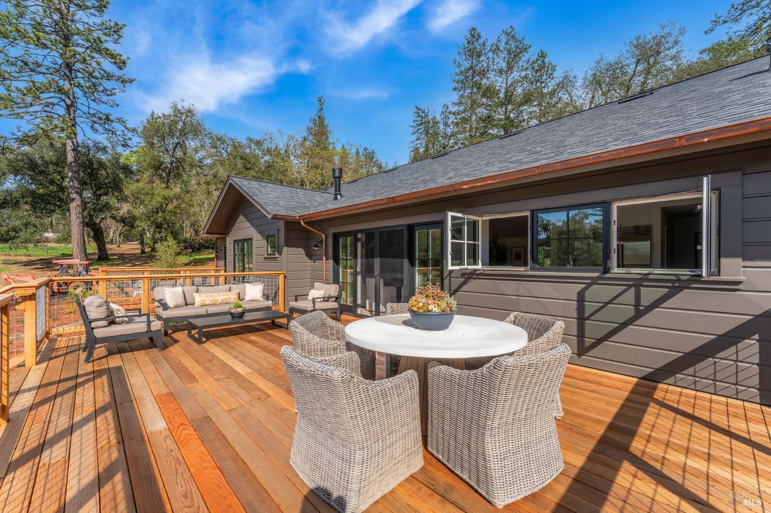 340 White Cottage Road S