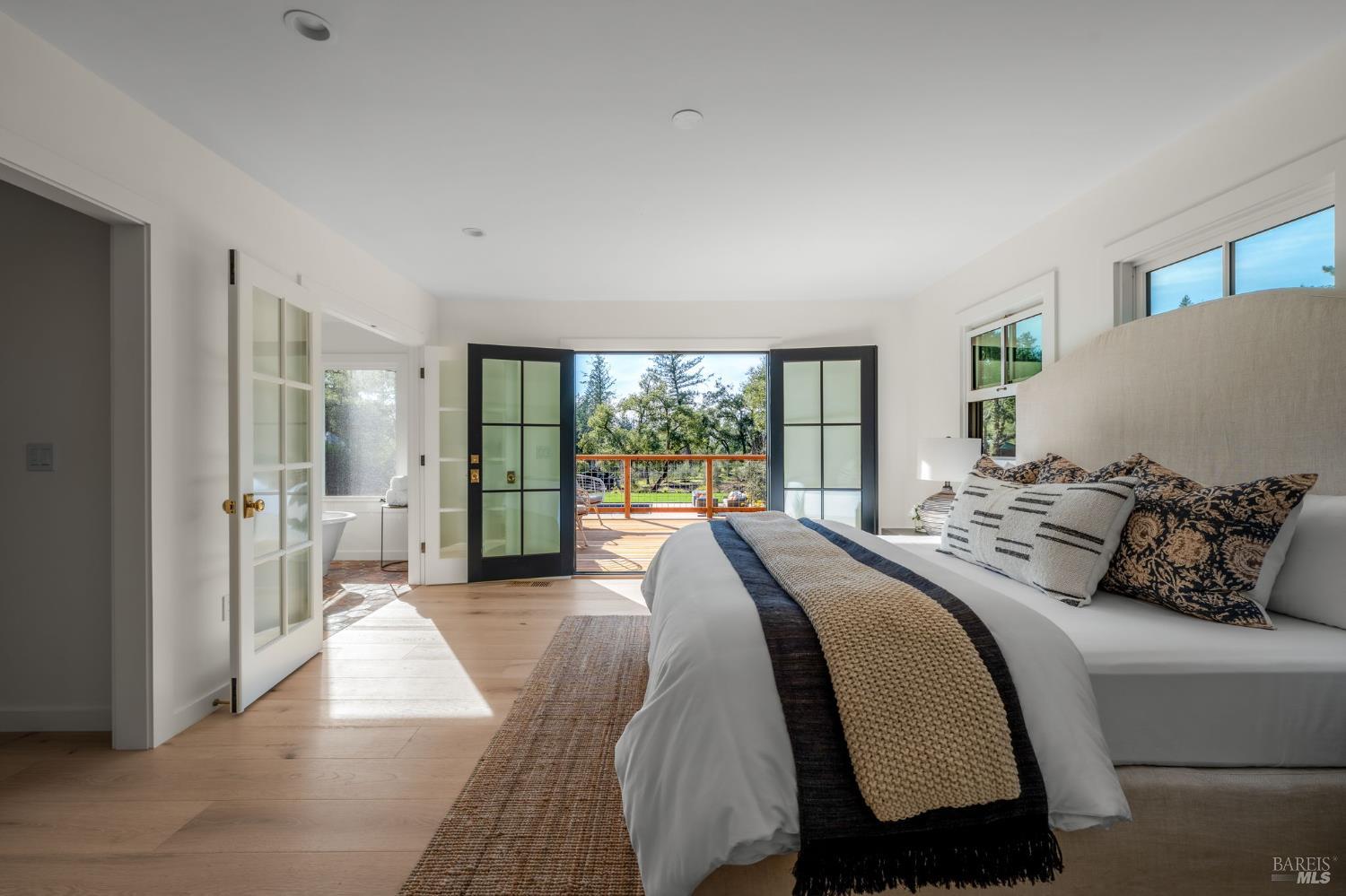 340 White Cottage Road S